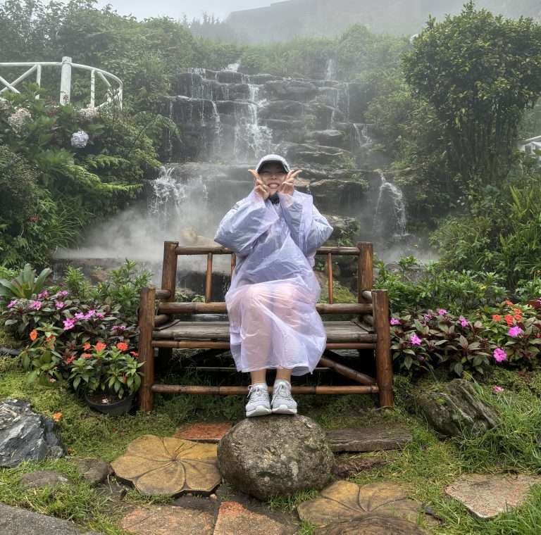 🌿Wachirathan Waterfall, Foggy Pagodas & Night Bazaar Feast🌿