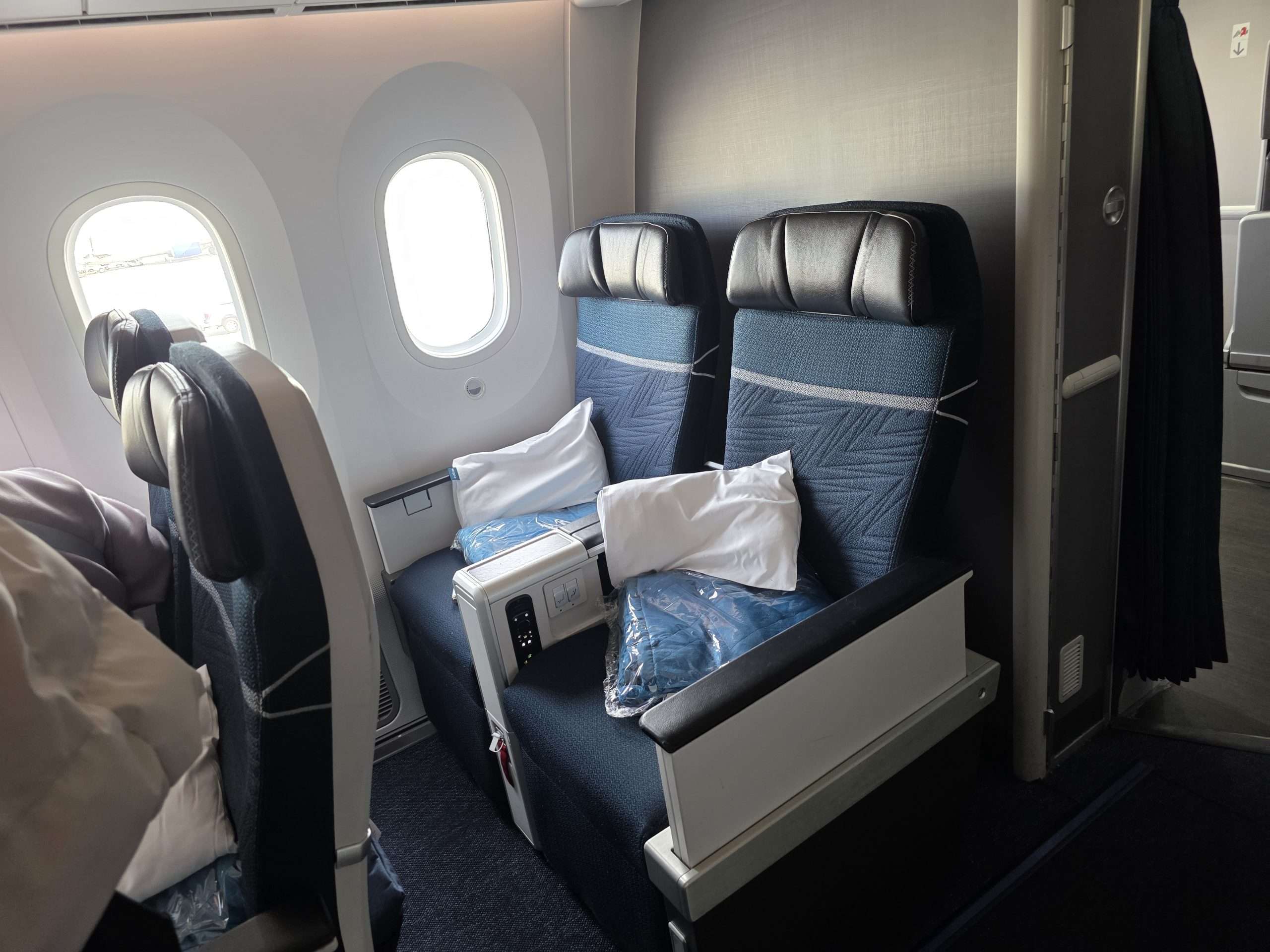 WestJet Premium Economy cabin seats Boeing 787-9 Calgary to Seoul
