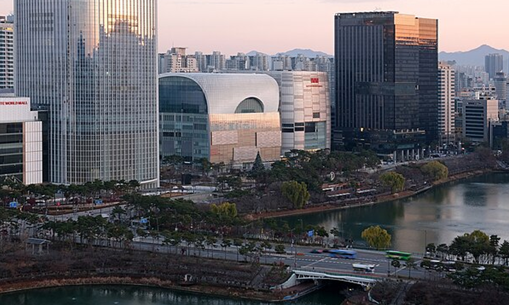 Lotte World Mall Seoul interior Korean fashion brands Ader Error Matin Kim Mardi Mercredi shopping Jamsil