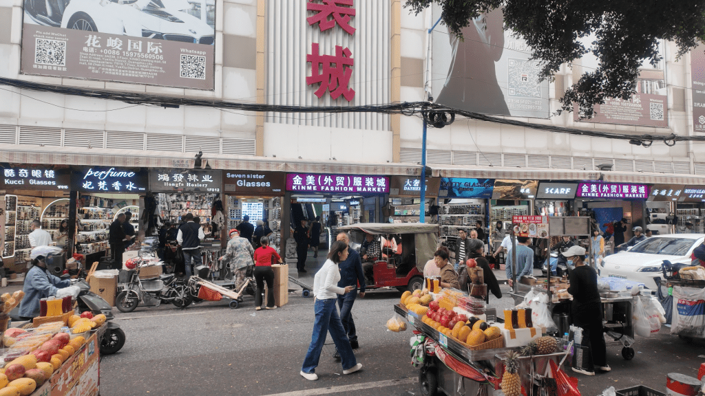 Kimbo counterfeit market Guangzhou replica goods fashion wholesale multi-floor China