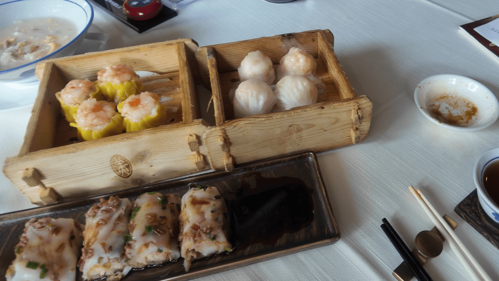 Tangliyuan dim sum Liwan Lake Guangzhou restaurant exterior traditional Tang style China