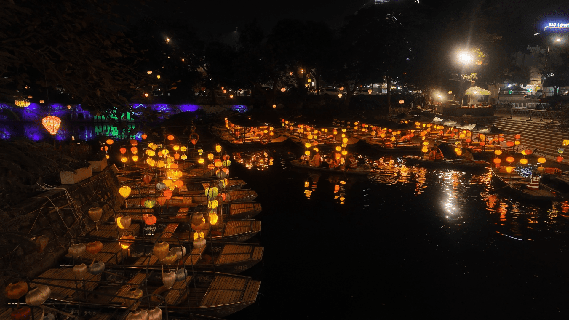 Ha Linh Quan outdoor BBQ restaurant Ninh Binh walking street Vietnam