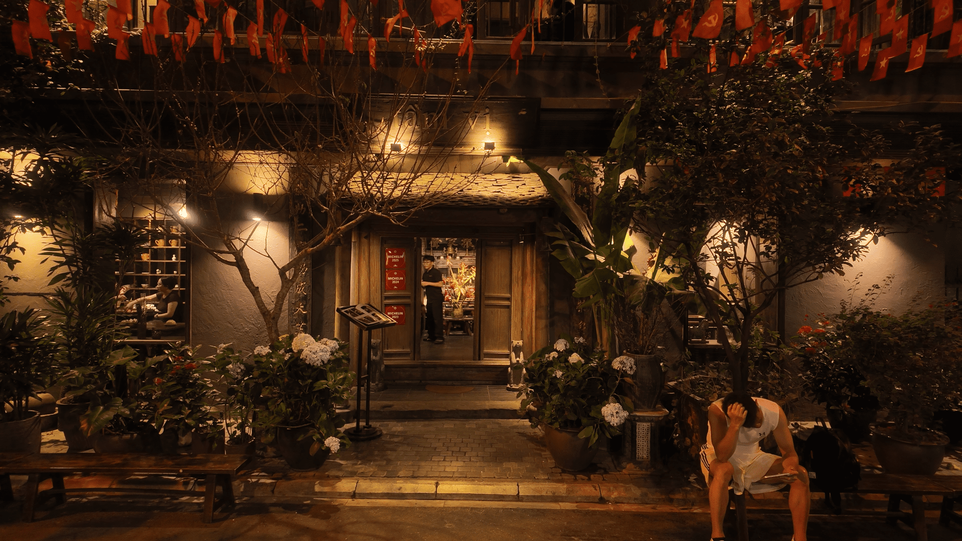 Tam Vi Michelin star restaurant Hanoi teahouse