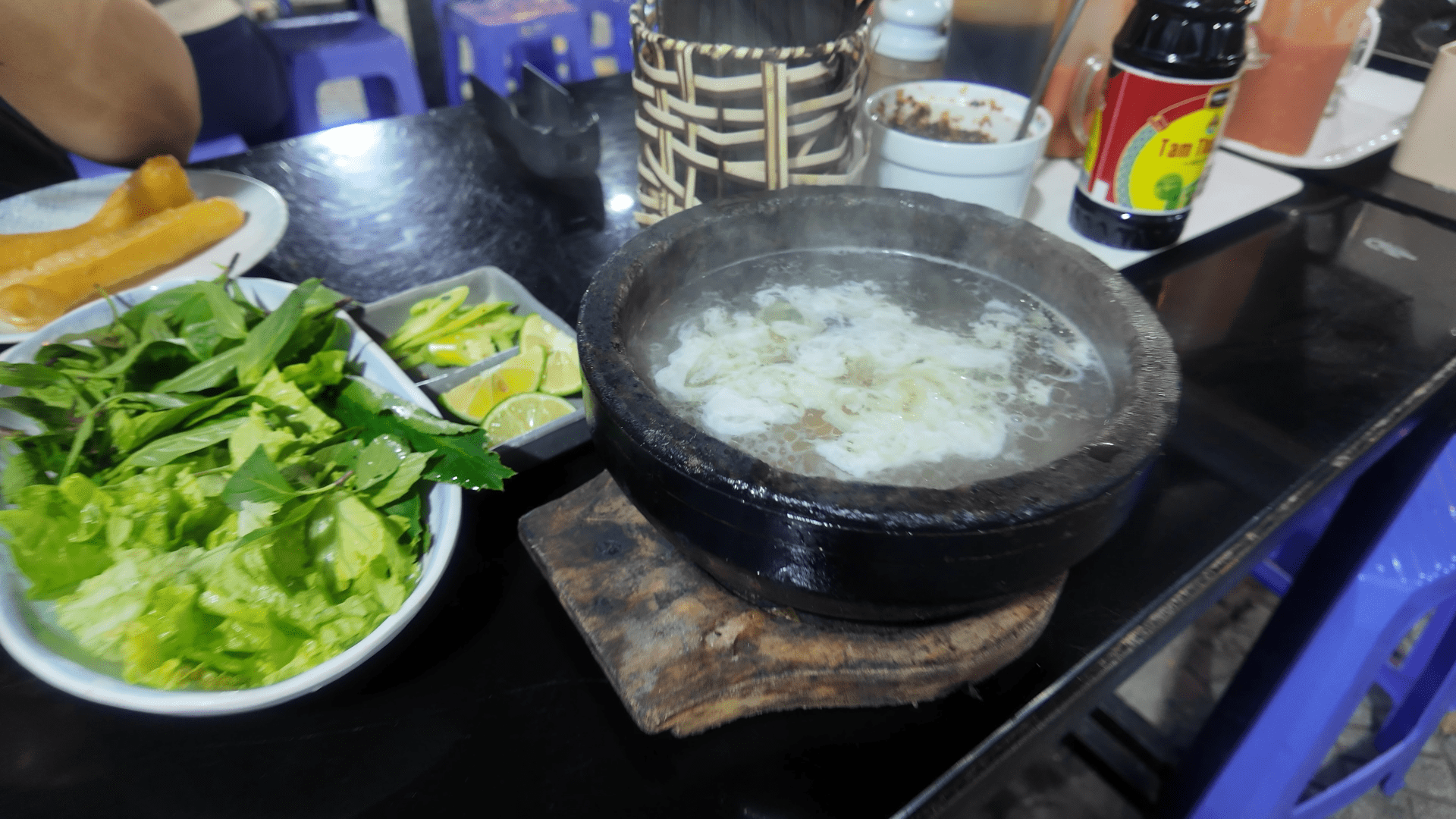 Stone bowl pho Da Nang noodles and meats