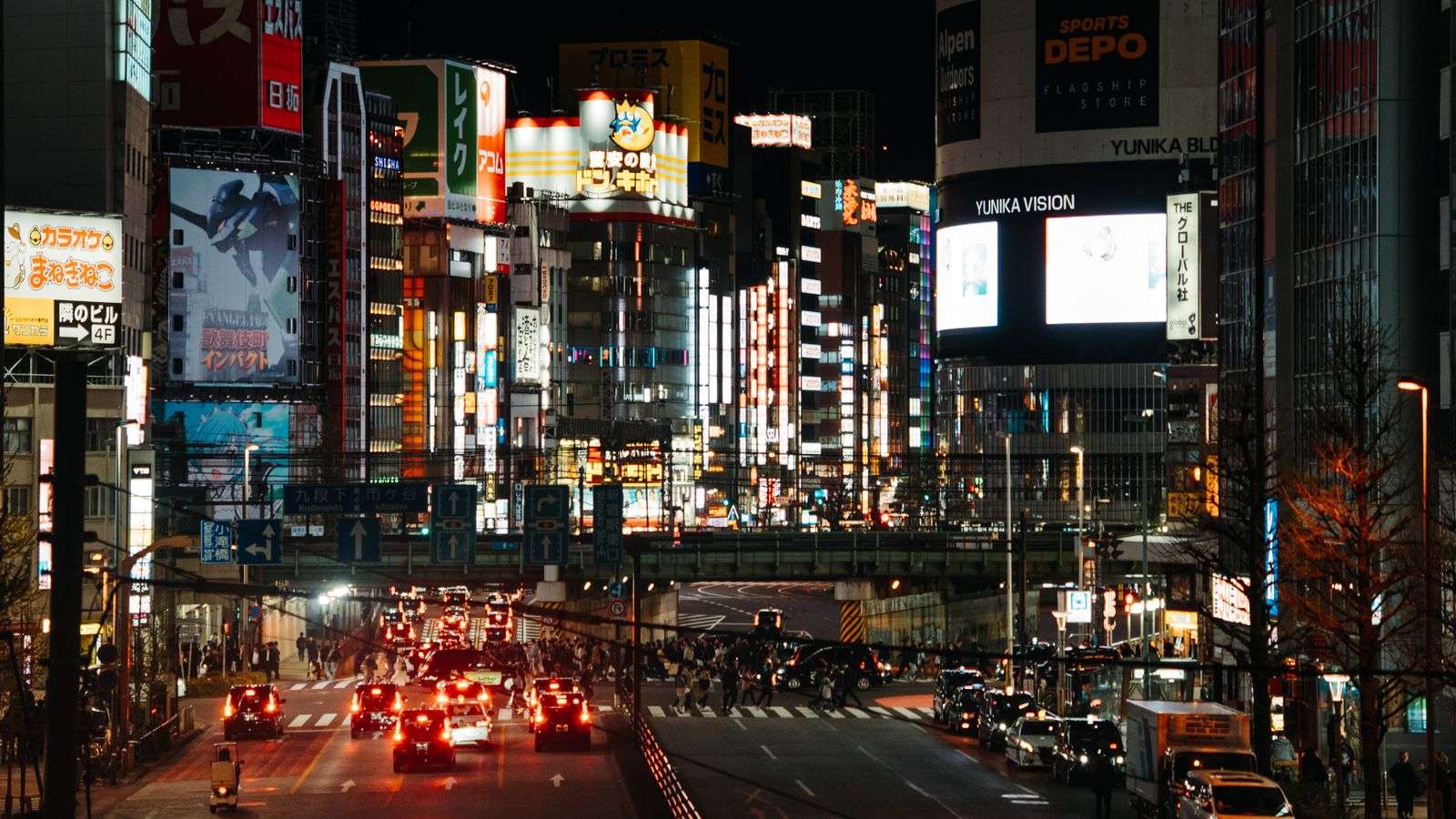 Shinjuku Tokyo at night, where to go beyond the Golden Route in Japan